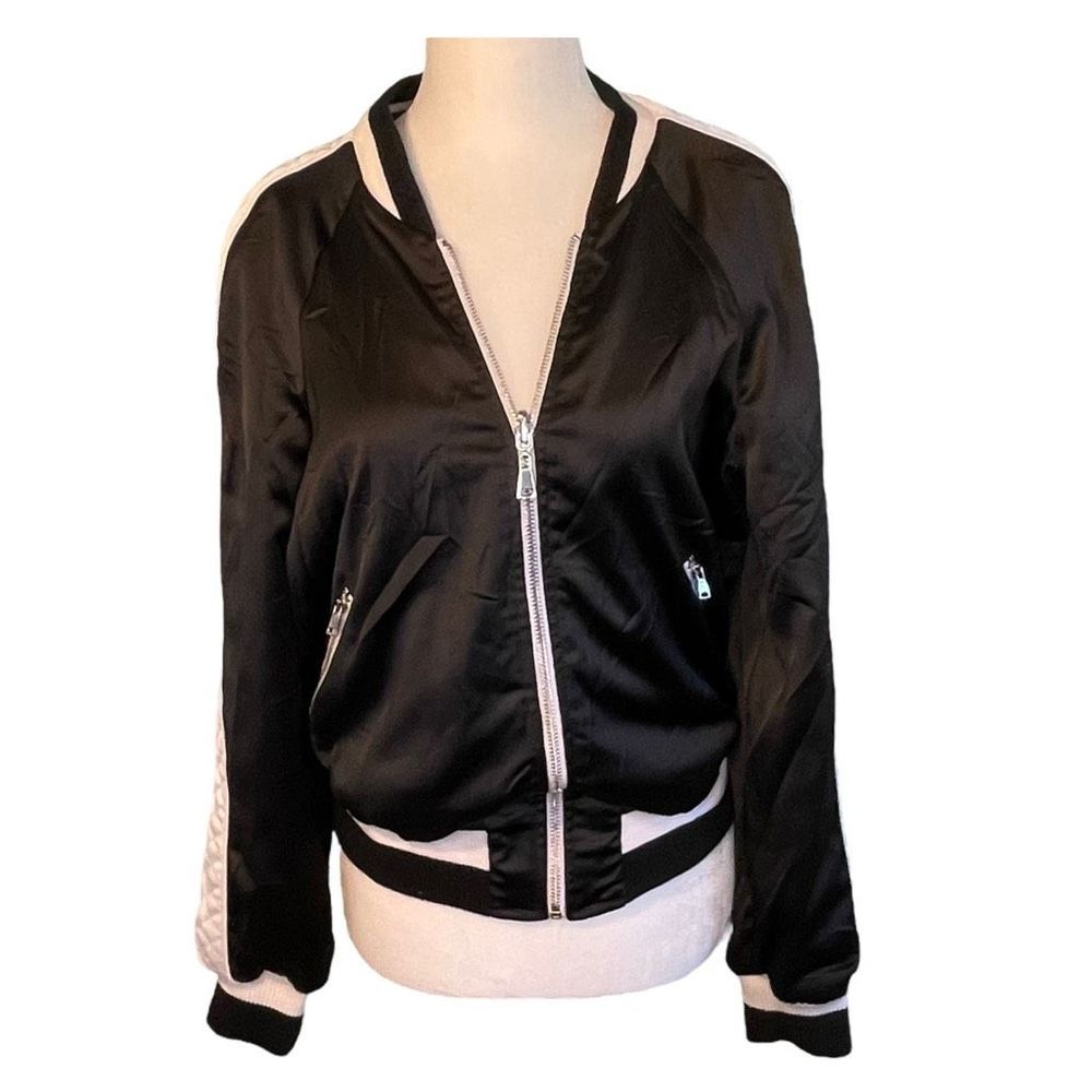 Bebe Jacket Black White Reversible Bomber Satin Cropped Quilted Medium